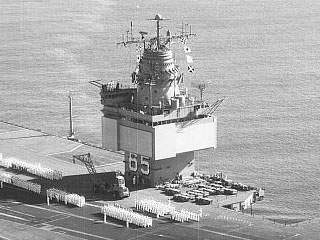USN1059659_SCANFAR_Radars_%28SPS-32%2CSPS-33%29_CVN-65_Enterprise_1962-02-10.jpg
