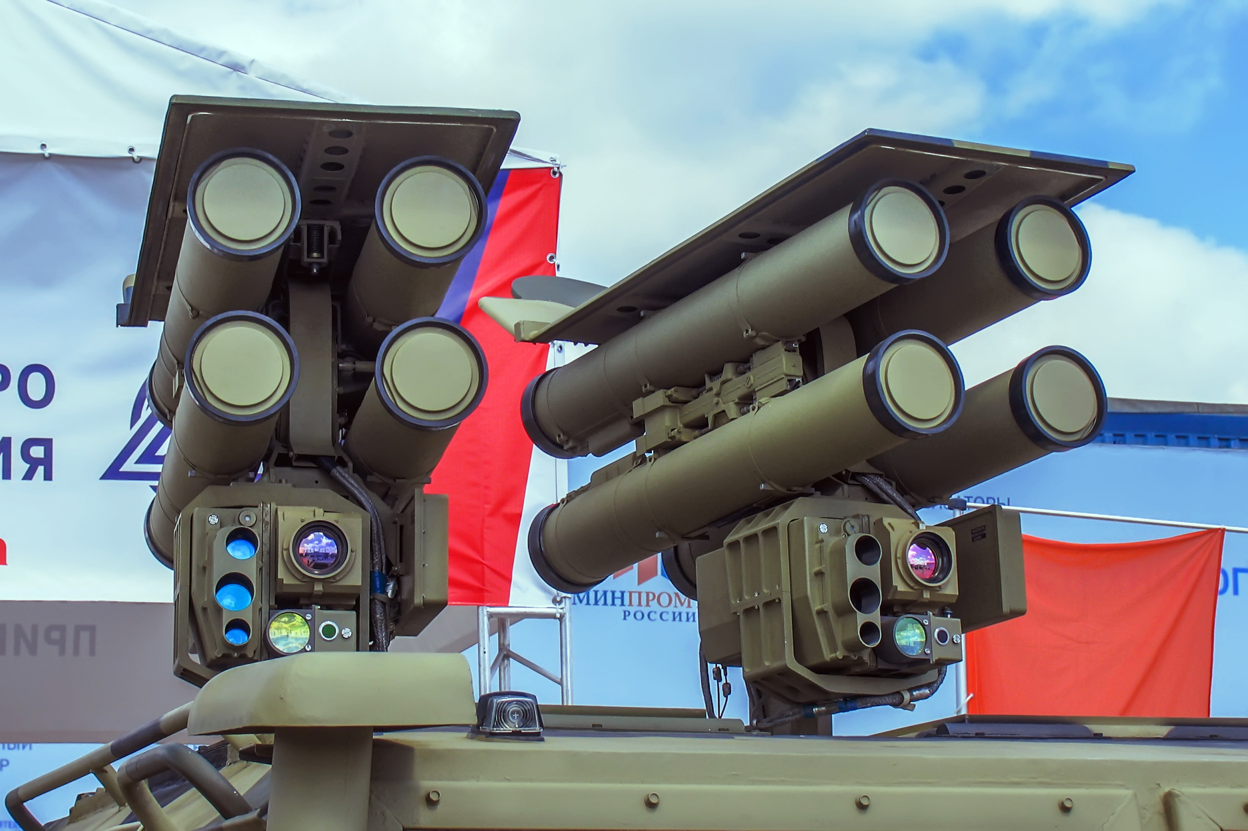 Kornet-EM_at_Engineering_Technologies_2012_Missile_Launcher.jpg