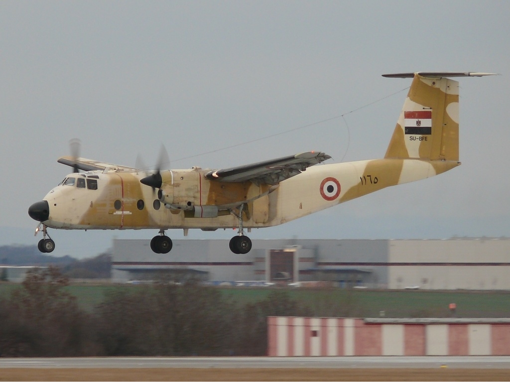 Egyptian_Air_Force_de_Havilland_DHC-5_Buffalo_Janura.jpg