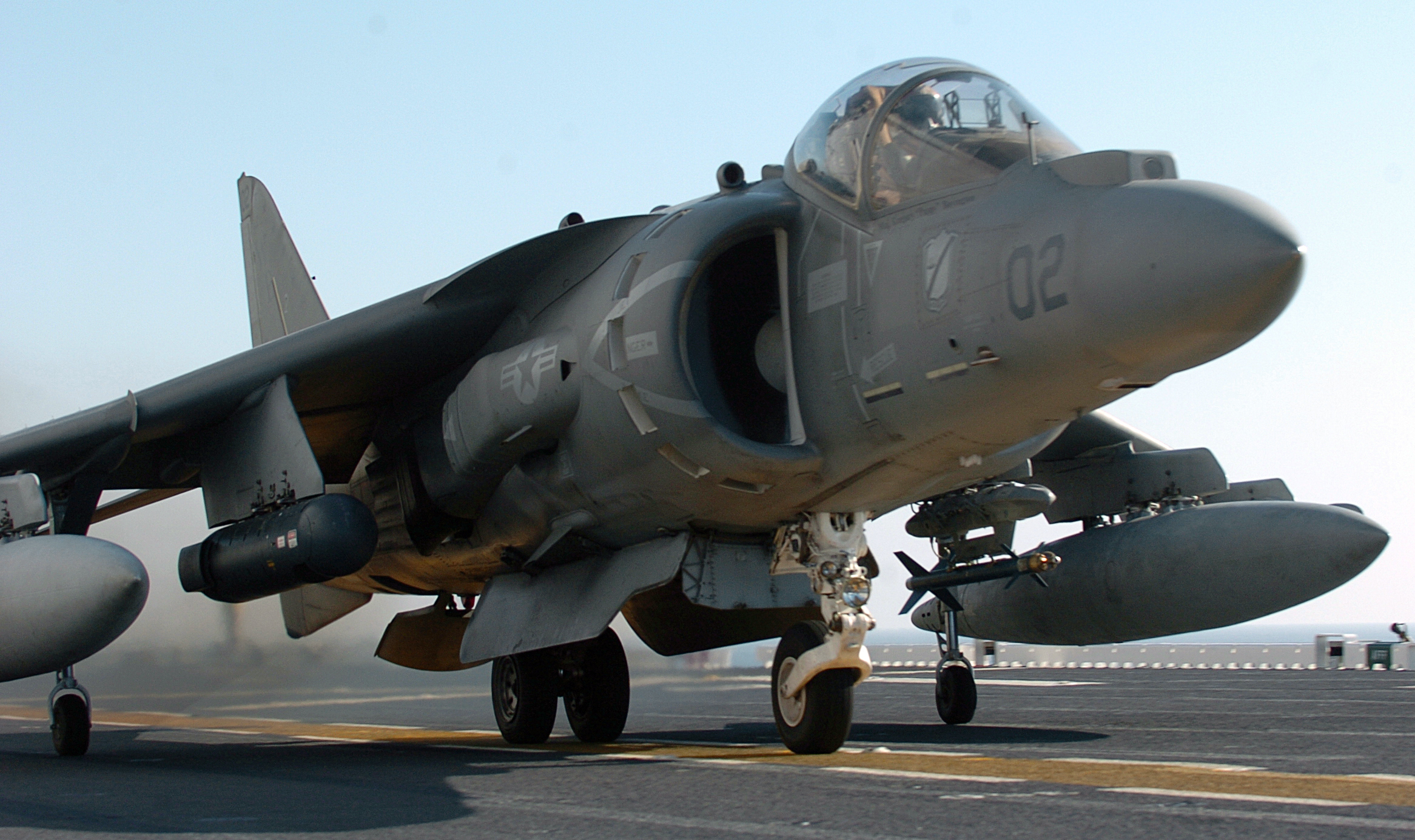 US_Navy_051114-N-9866B-242_An_AV-8B_Harrier,_assigned_to_the_Black_Sheep_of_Marine_Attack_Squadron_Two_One_Four_(VMA-214),_conducts_a_rolling_take_off_from_the_flight_deck_of_the_amphibious_assault_ship_USS_Peleliu_(LHA_5).jpg