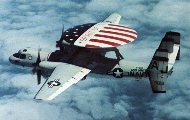 E-2B_Hawkeye_VAW-116_1976_bicentennial_markings.jpg