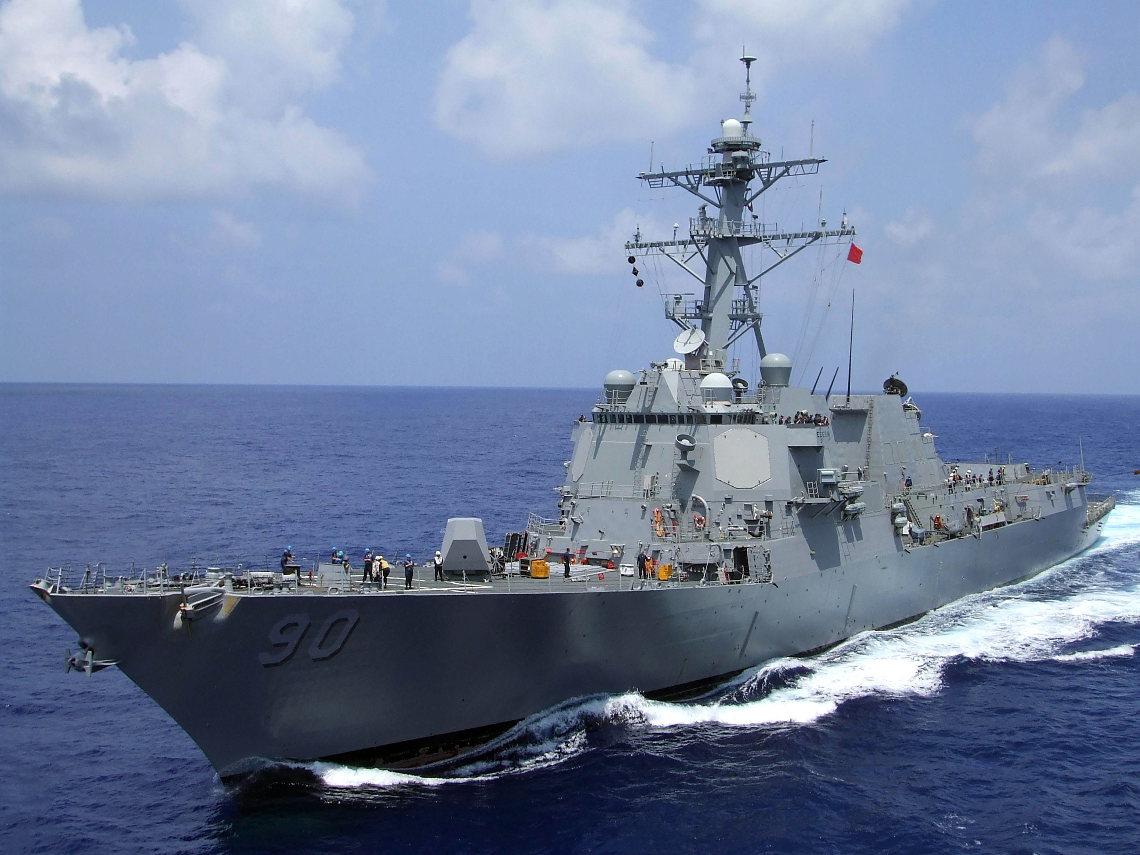 US_Navy_070412-N-5806R-098_Guided_missile_destroyer_USS_Chafee_(DDG_90).jpg