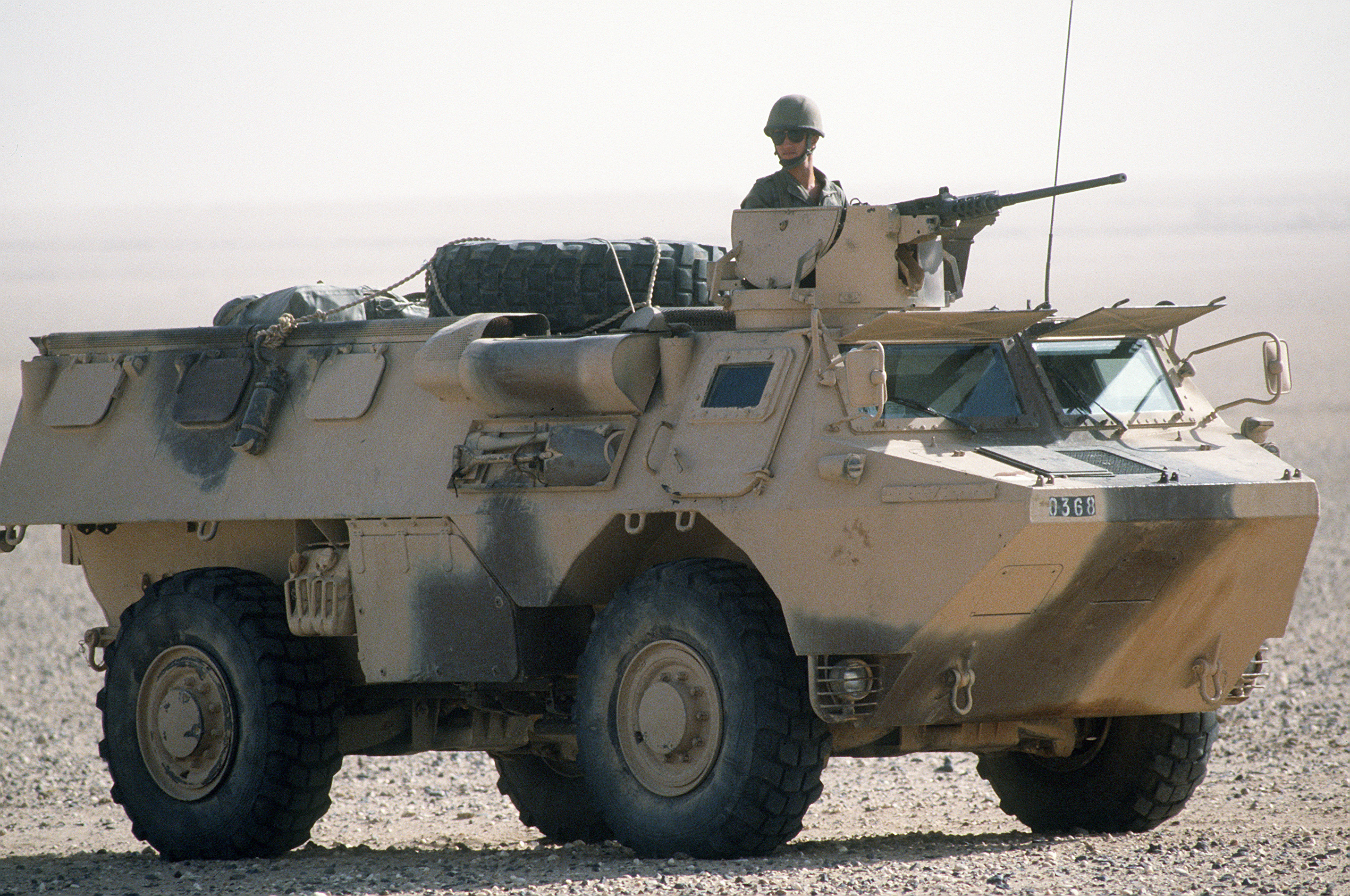 French_VAB_APC_during_Operation_Desert_Shield.JPEG