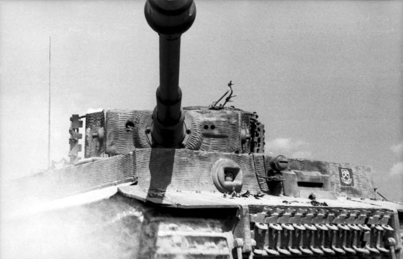 Bundesarchiv_Bild_101I-299-1805-10%2C_Nordfrankreich%2C_Panzer_VI_%28Tiger_I%29.jpg