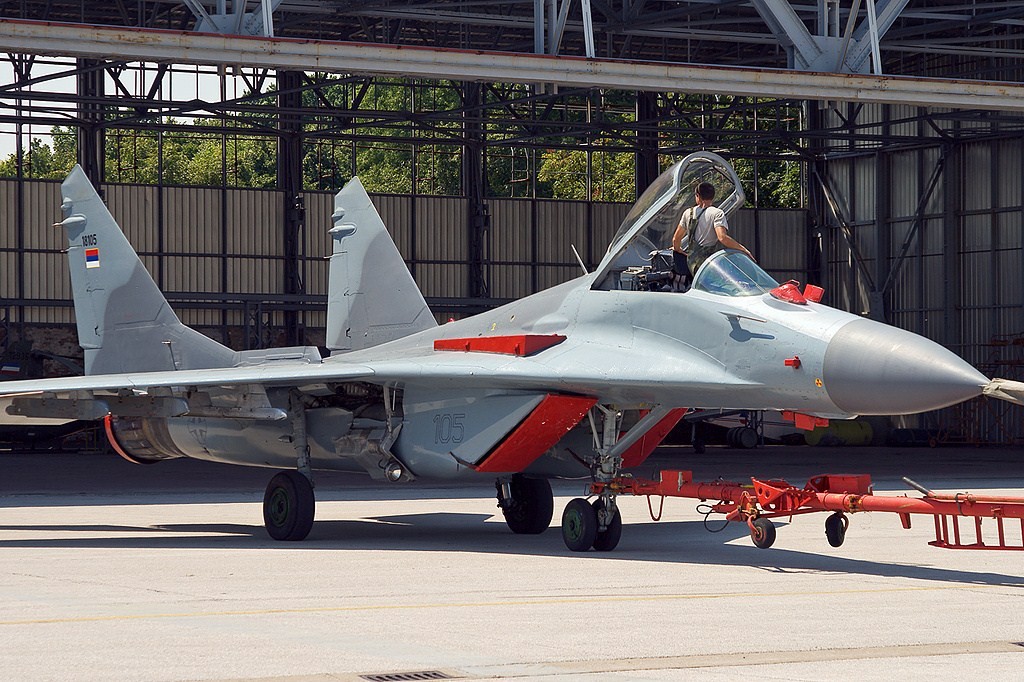 Mikoyan-Gurevich_MiG-29B_%289-12B%29_Serbian_AF.jpg