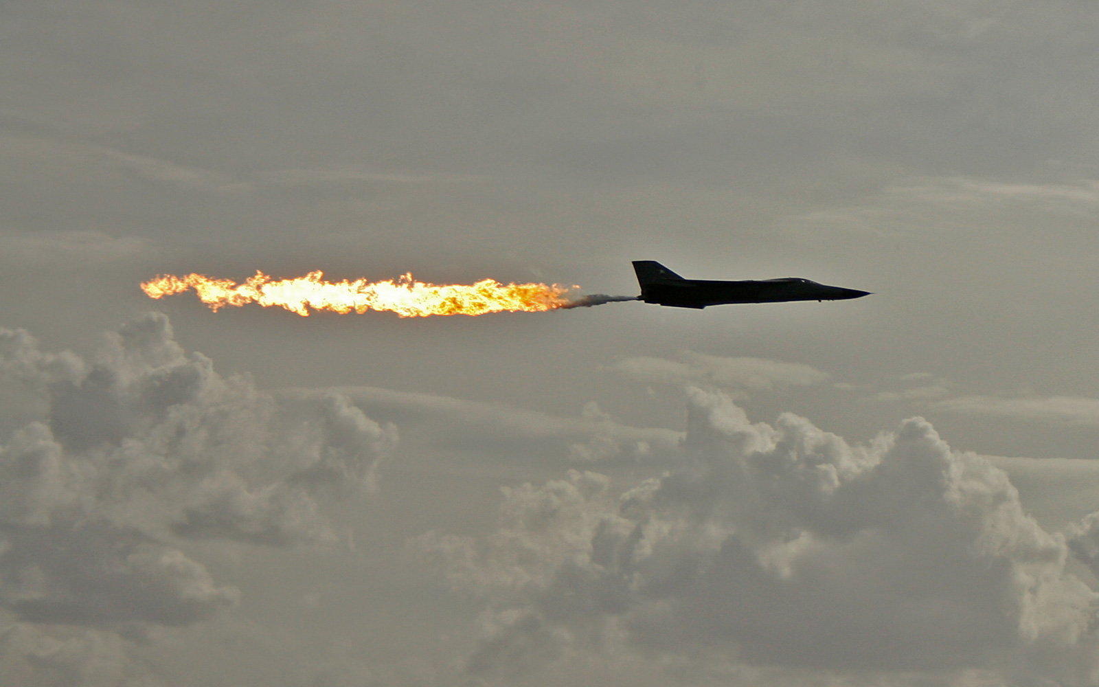 F-111-Fuel-Dump%2C-Avalon%2C-VIC-23.03.2007.jpg