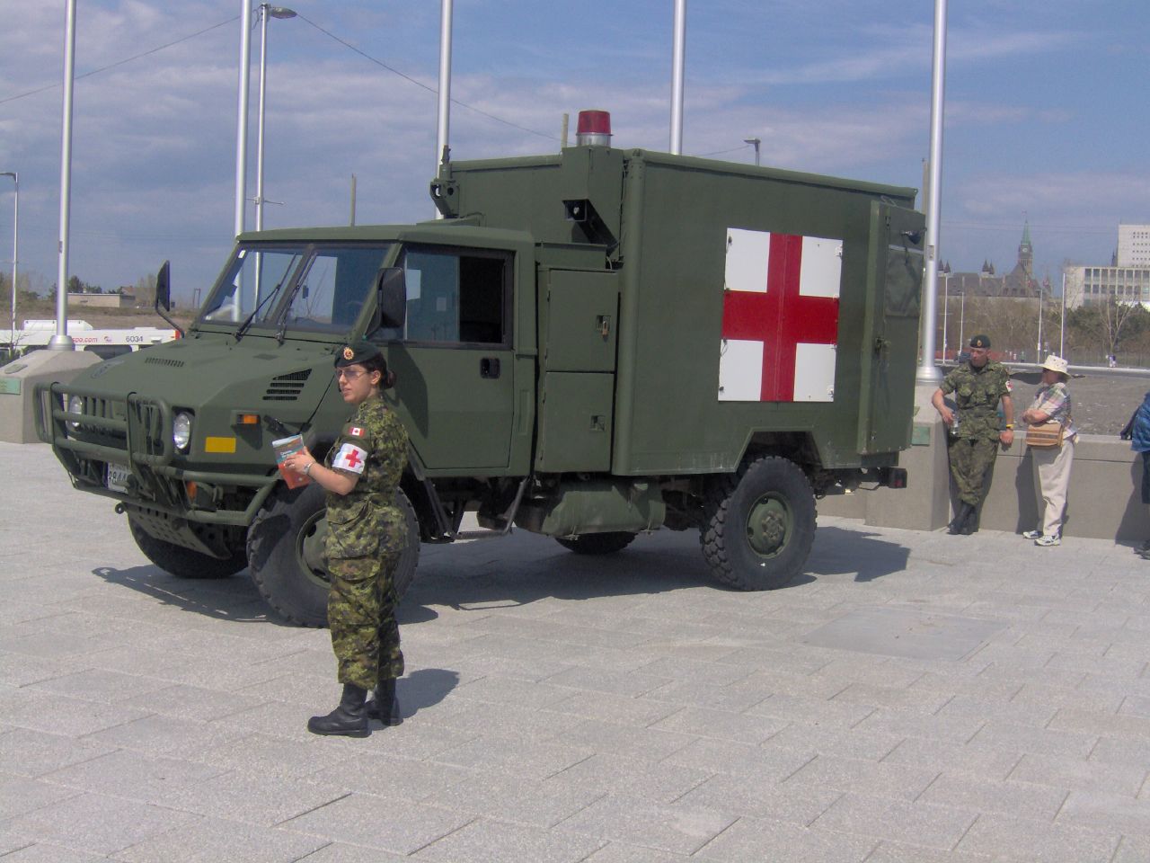 Canadian_Army_LSVW_ambulance.jpg