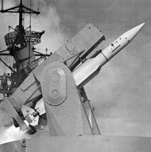 RIM-24_Tartar_on_USS_Berkeley_(DDG-15)_1970.jpg