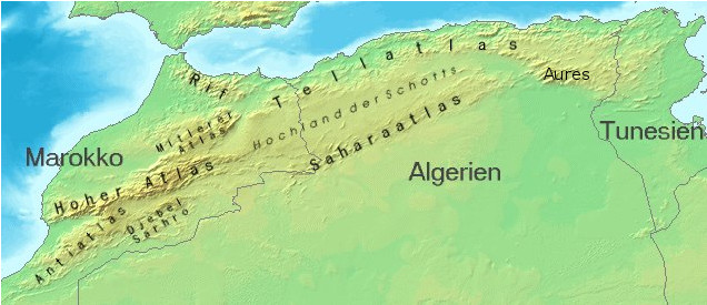 Atlasgebirge_topografisch_politsch_mittel_mit_Hochland.jpg