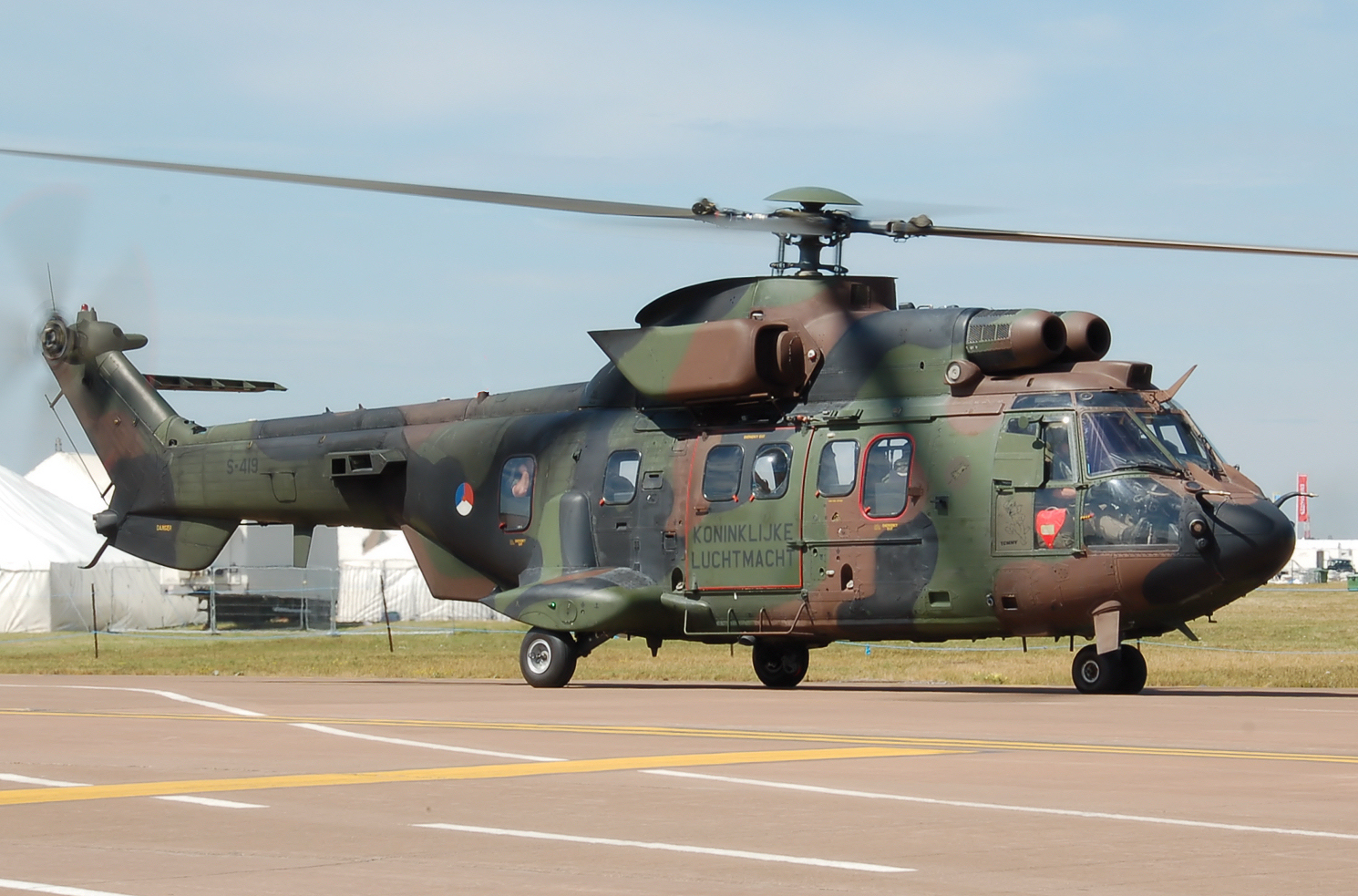 Rnethaf_eurocopter_as532_cougar_at_riat_2010_arp.jpg