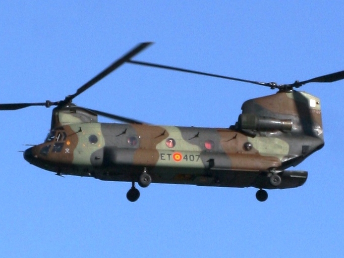 CH-47D_Chinook_spanish_army_%28cropped%29.jpg