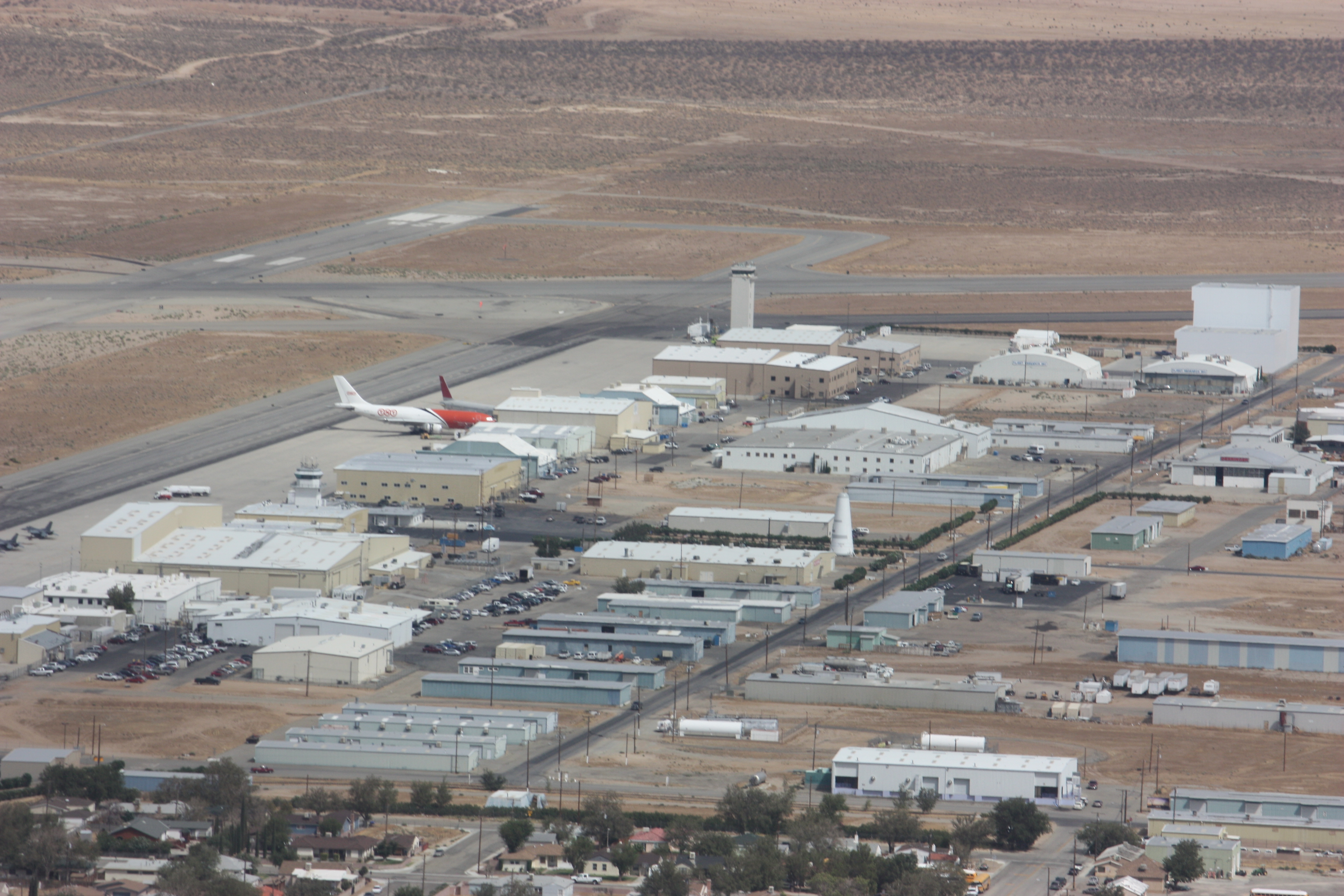 Kluft-photo-aerial-Mojave-Spaceport-Sept-2009-Img_0227.jpg