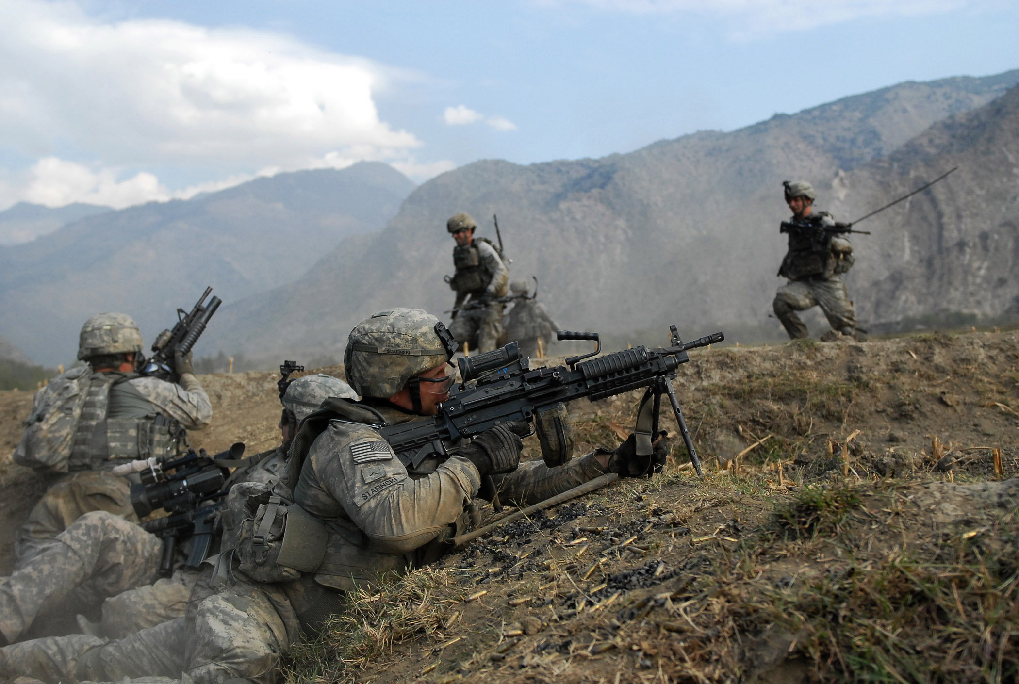 Flickr_-_DVIDSHUB_-_Firefight_in_the_Waterpur_Valley.jpg