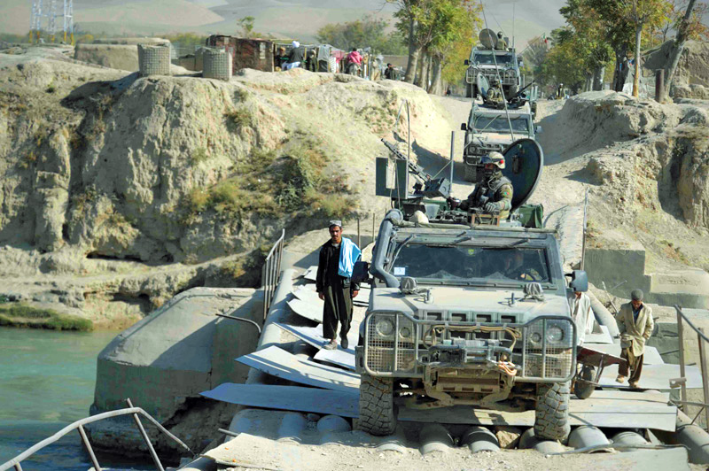 Alpini_on_patrol_in_Afghanistan_with_VTLM_01.jpg