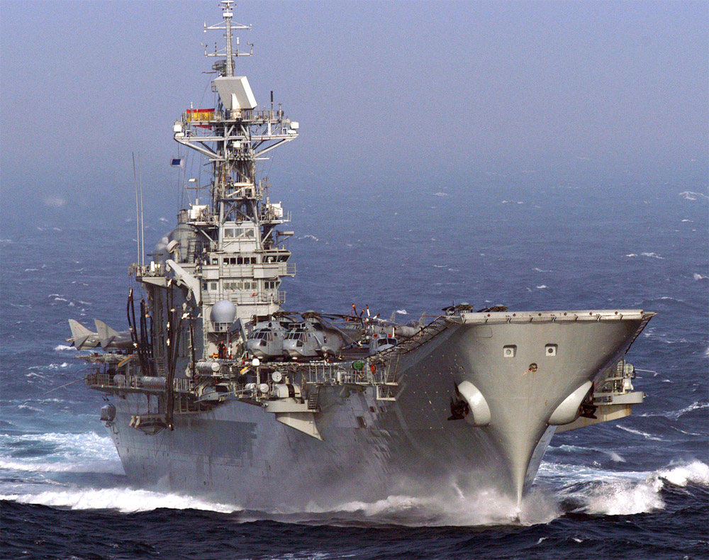 Spanish_aircraft_carrier_Principe_de_Asturias.jpg