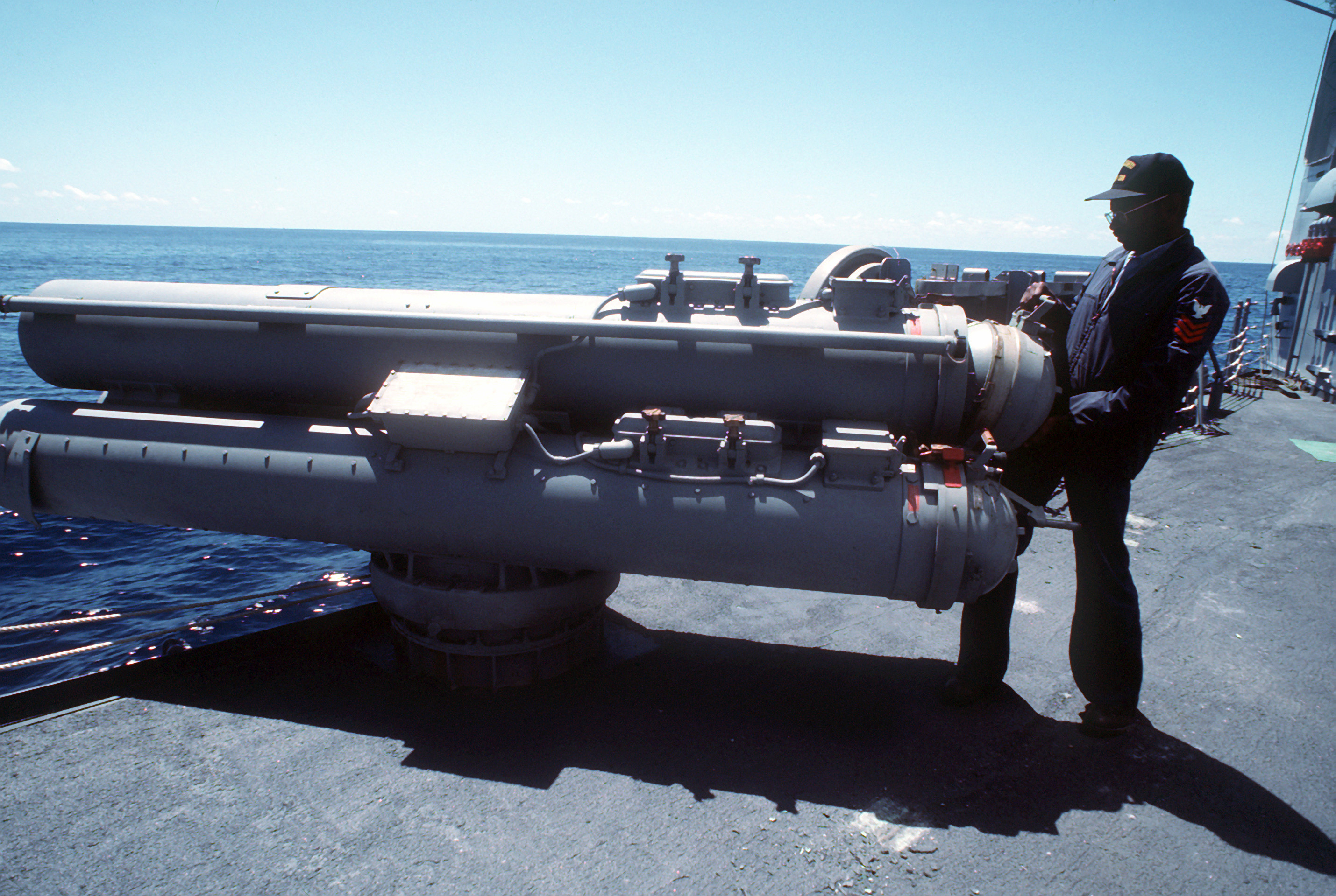 USS_Curts_FFG-38_Mark_32_Surface_Vessel_Torpedo_Tubes.jpg