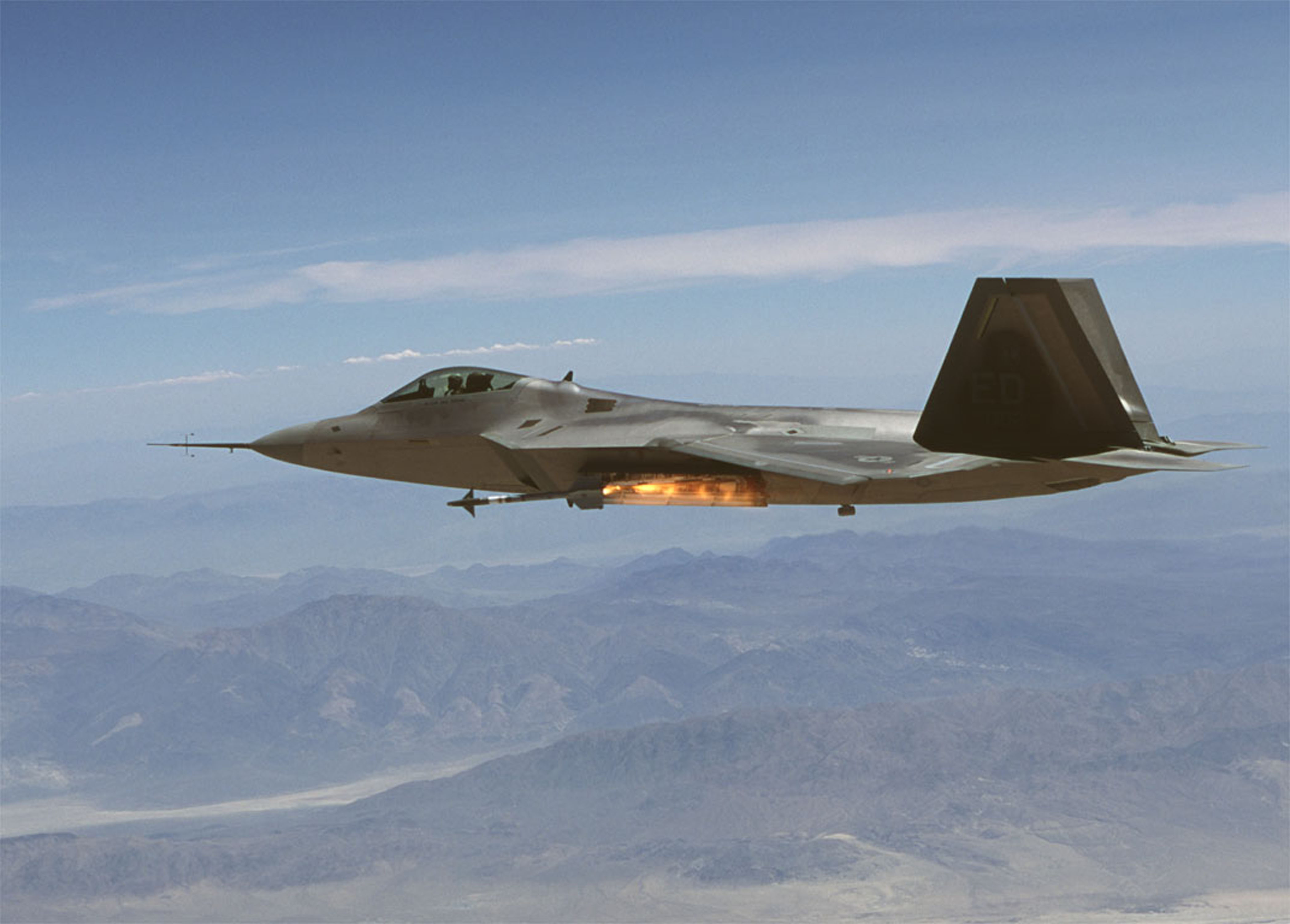 F-22_fires_AIM-9X.jpg