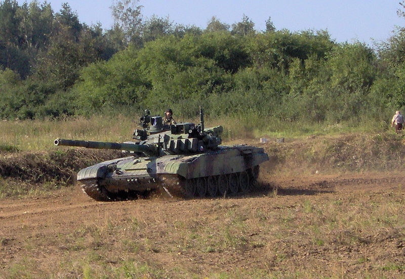 800px-Tank_T72M4CZ_moderna.jpg