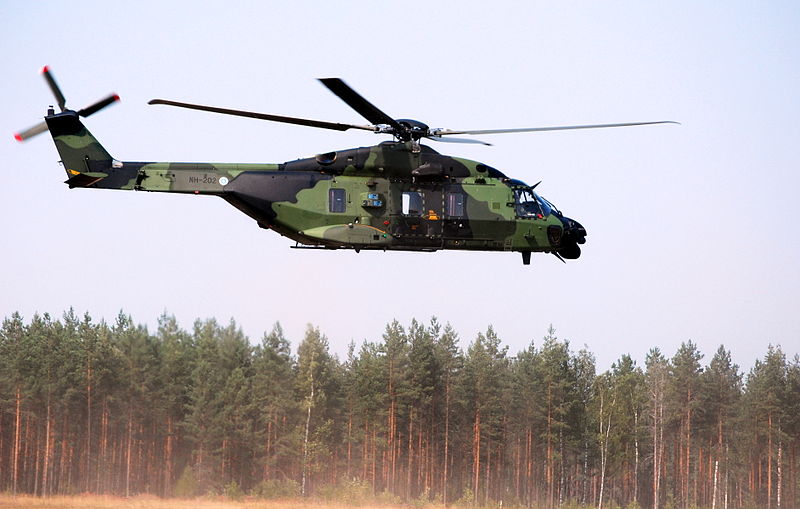 800px-NH-90_at_sel%C3%A4np%C3%A4%C3%A4.jpg