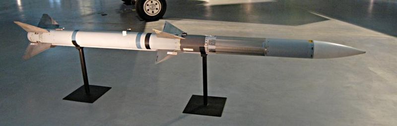 800px-Aim_120_amraam_missile_20040710_145603_1.4.jpg