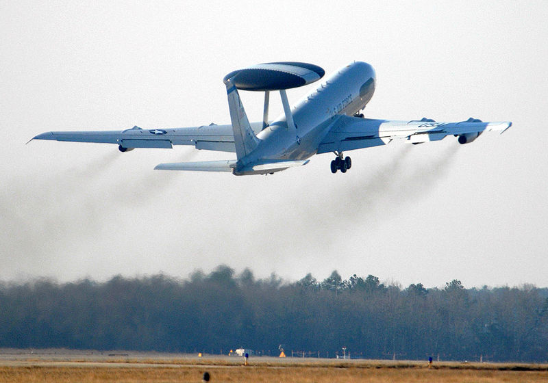 800px-E-3_Sentry_takeoff_from_rear.JPG