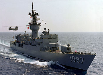 350px-USS_Kirk_%28FF-1087%29_UNREP.jpg
