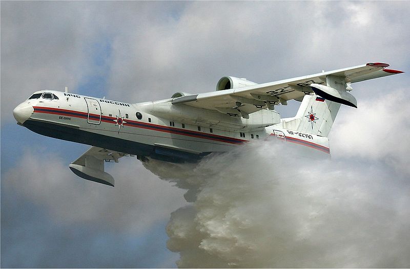 800px-MChS_Beriev_Be-200_waterbomber.jpg