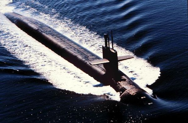 600px-USS_Alabama_%28SSBN-731%29_en_pruebas.jpg