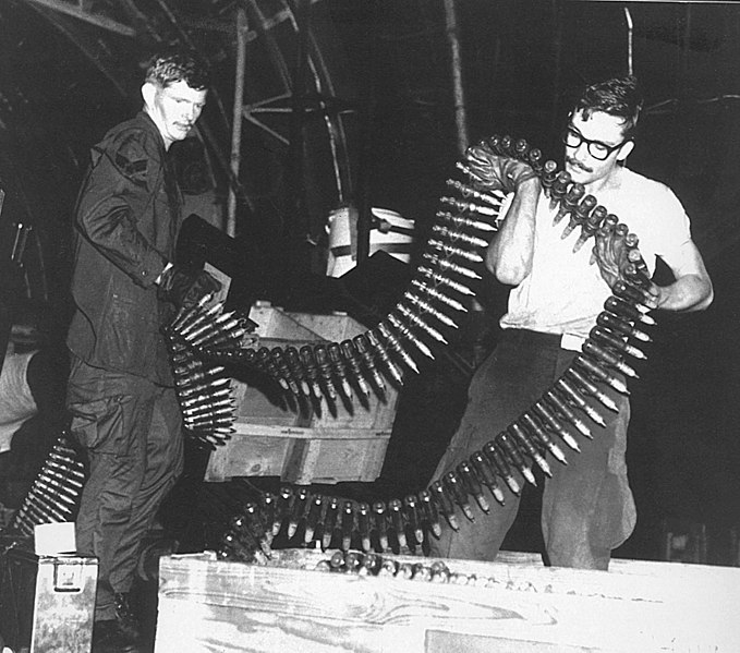 680px-AC-130A_20MM_Vulcan_Cannon_Ammo_belt.jpg