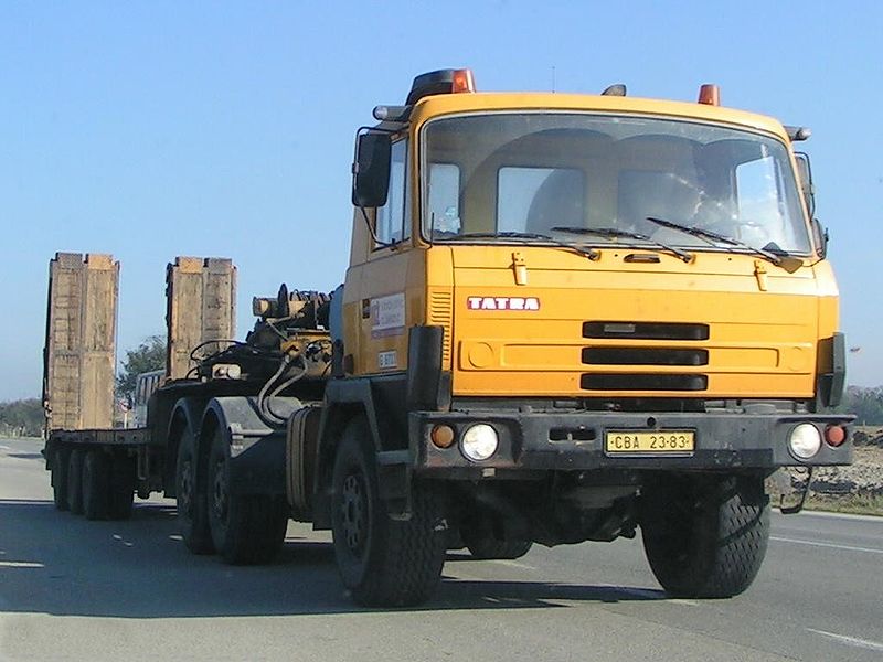 800px-Tatra1021.jpg