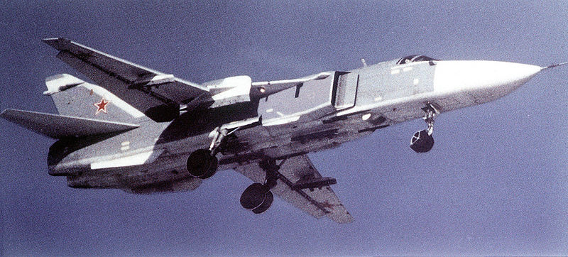 800px-Su-24_Fencer_Right_side_gear_down.jpg