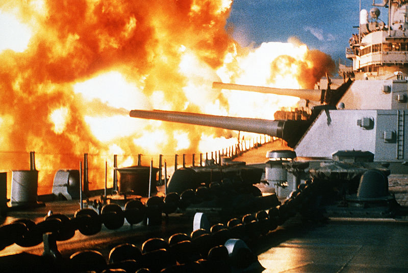 800px-USS_New_Jersey_firing_in_Beirut,_1984.jpg