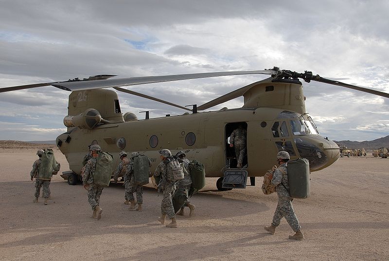 800px-CH-47F_at_NTC_2008.jpg