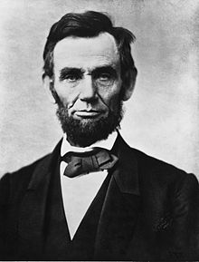 220px-Abraham_Lincoln_head_on_shoulders_photo_portrait.jpg