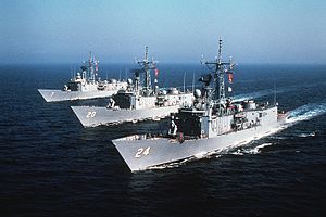 300px-Oliver_Hazard_Perry-class_frigates_underway_in_1982.JPEG
