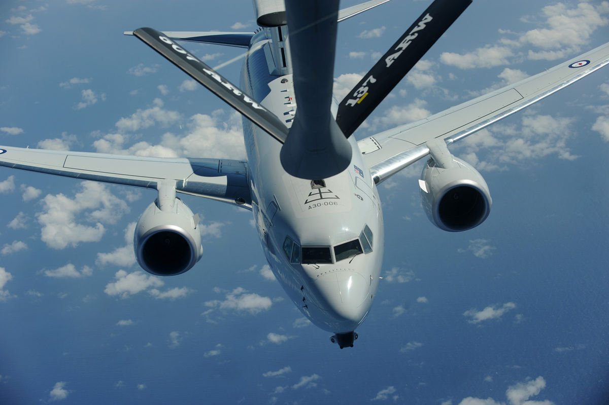 1200px-Wedgetail_AWEC_being_refuelled_at_RIMPAC_2012.jpg