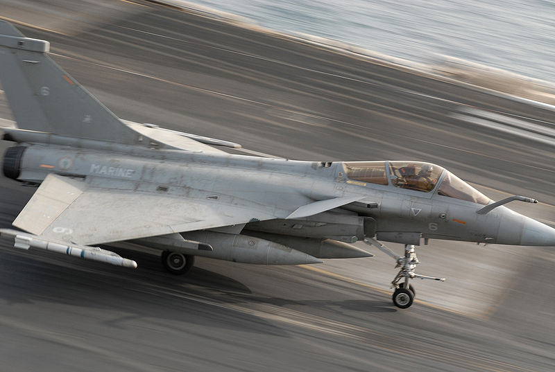 800px-Rafale-060427-N-2959L-196.jpg