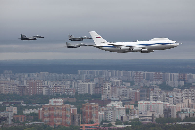 800px-Ilyushin_Il-80_over_Moscow_6_May_2010.jpg