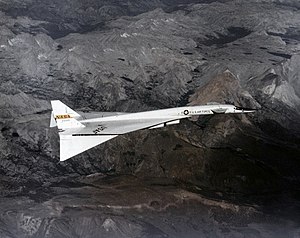 300px-North_American_XB-70_in_Flight_EC68-2131.jpg