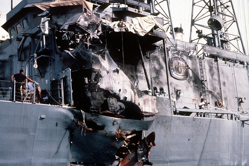 800px-USS_Stark_-_external_damage_by_exocet.jpg