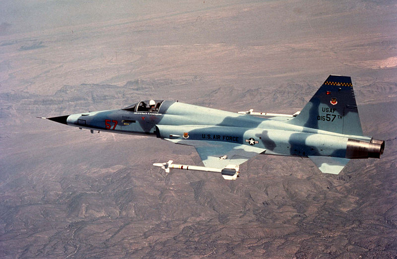 800px-Northrop_F-5E_%28Tail_No._01557%29_061006-F-1234S-073.jpg