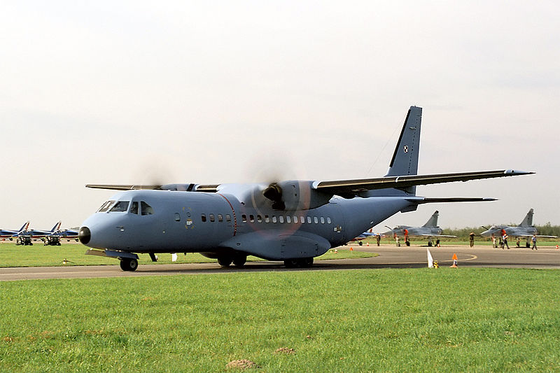 800px-CASA_C-295_of_Polish_Air_Force%2C_Radom_AirShow_2005%2C_Poland.jpg