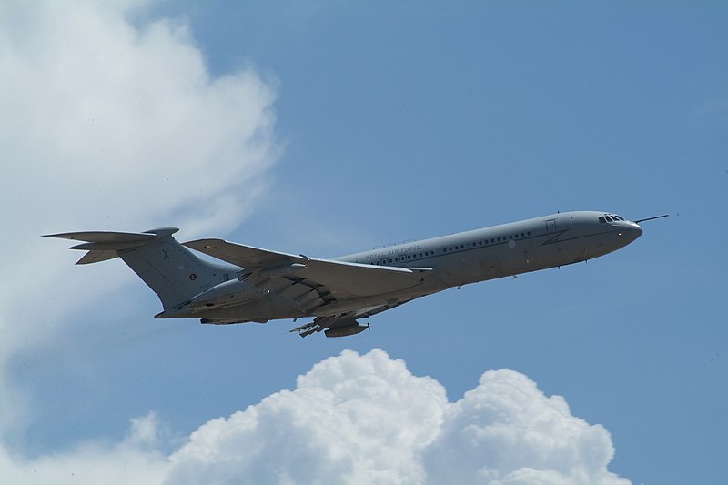 800px-XV107_X_a_VC-10C1K_of_101_Squadron_RAF_Brize_Norton.jpg