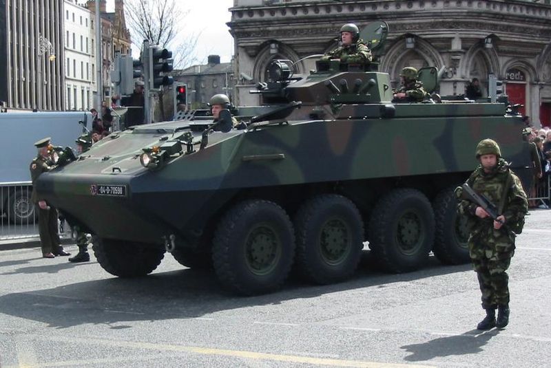 800px-Irish_Army_Mowag_Piranha.jpg