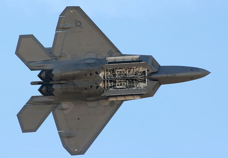 800px-F-22_Raptor_Internal_Weapons_Bay.jpg