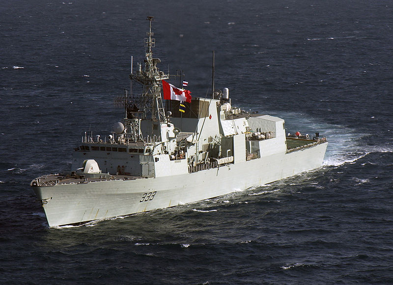800px-HMCS_Toronto_%28FFH_333%29_3.jpg