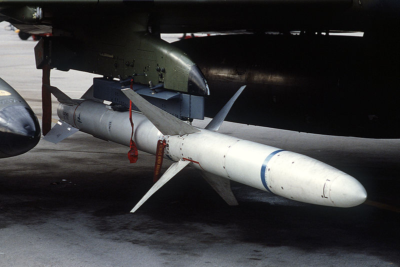 800px-AGM-88_HARM_on_F-4G.jpg