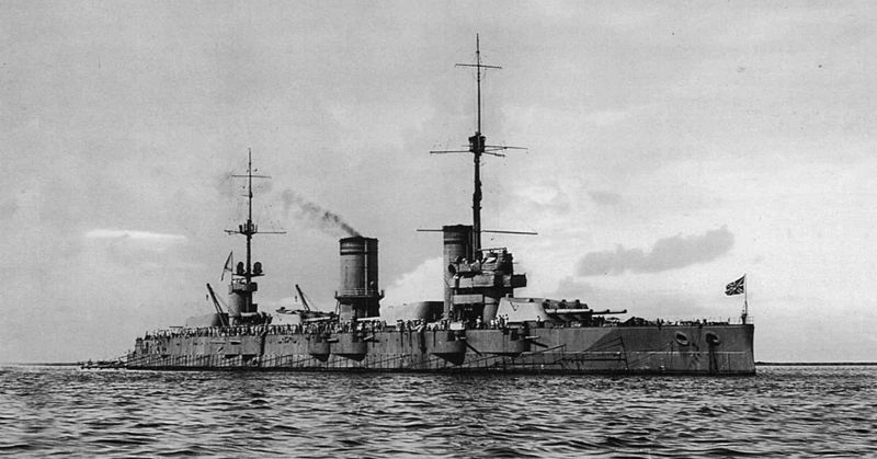 800px-Gangut_battleship.jpg