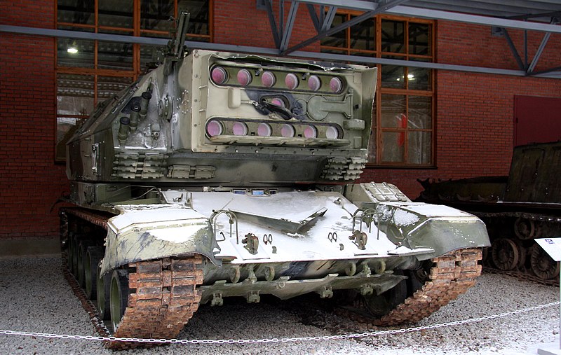 800px-Self-propelled_laser_system_1K17_Szhatie.jpg