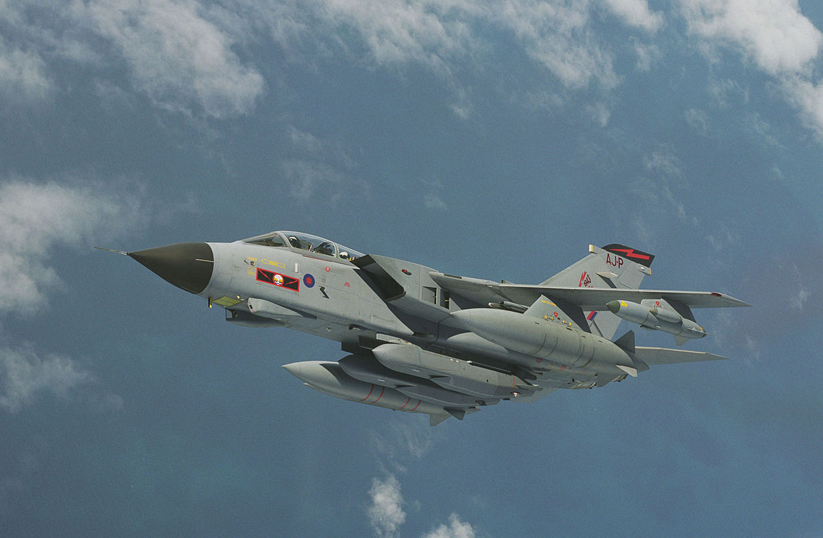 1200px-Tornado_GR4_aircraft_fitted_with_Storm_Shadow_cruise_missile.jpg